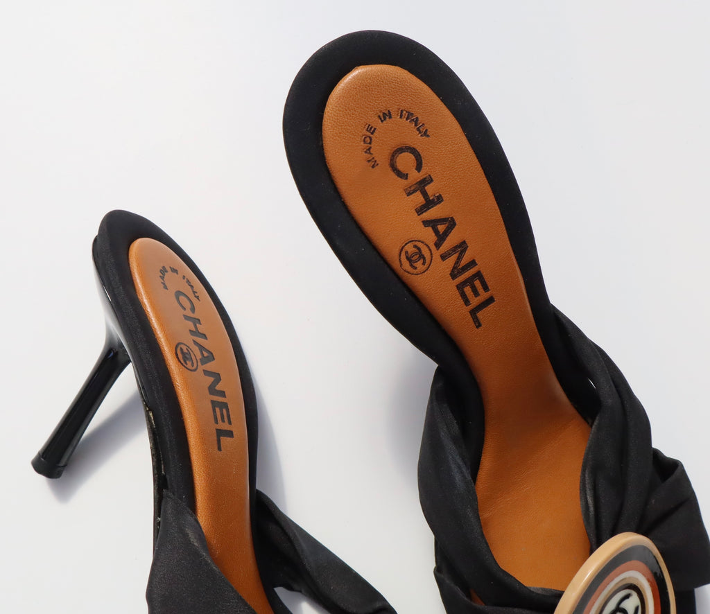 Rare Chanel 2002 Cruise Collection Motif Mules | 37